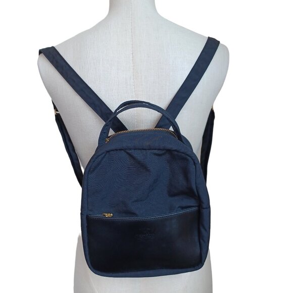 Herschel Backpack Classic Black Smaller Size‎ Zipper Pockets Adjustable Straps main image 7